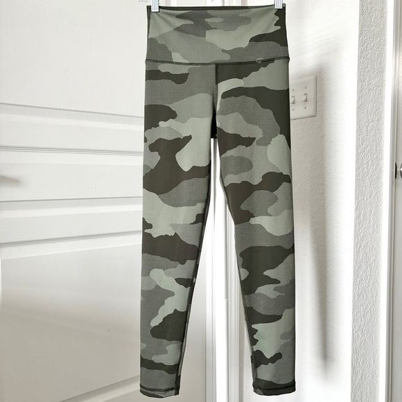 OFFLINE by Aerie Camo High Waisted Legging Olive Fun Green Camo - Picture 2 of 13